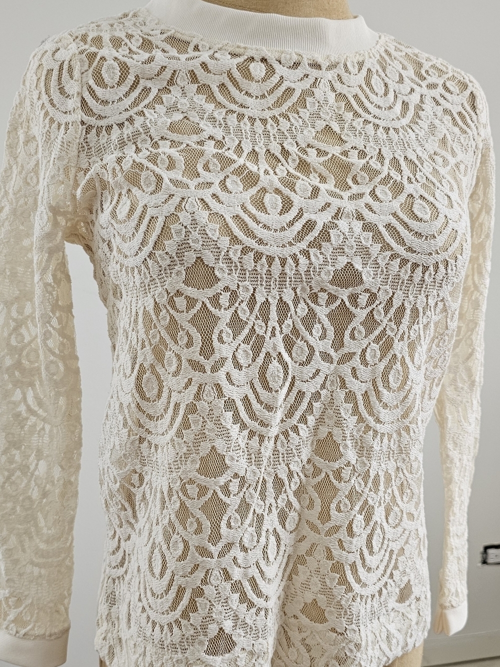 Banana Republic Cream Lace Long Sleeve Top XS